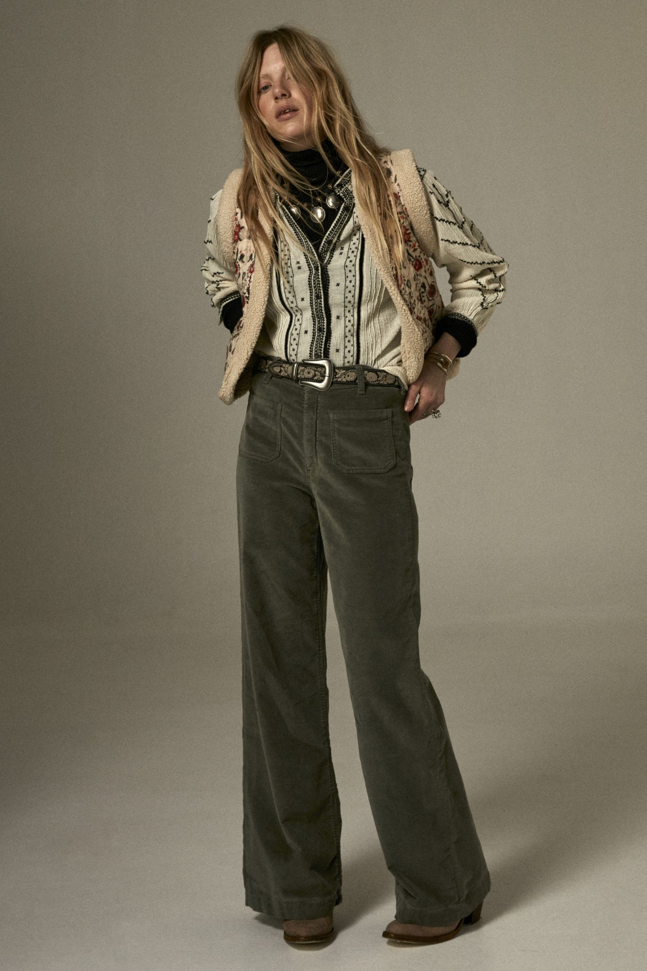 maison hotel outfit home (1)